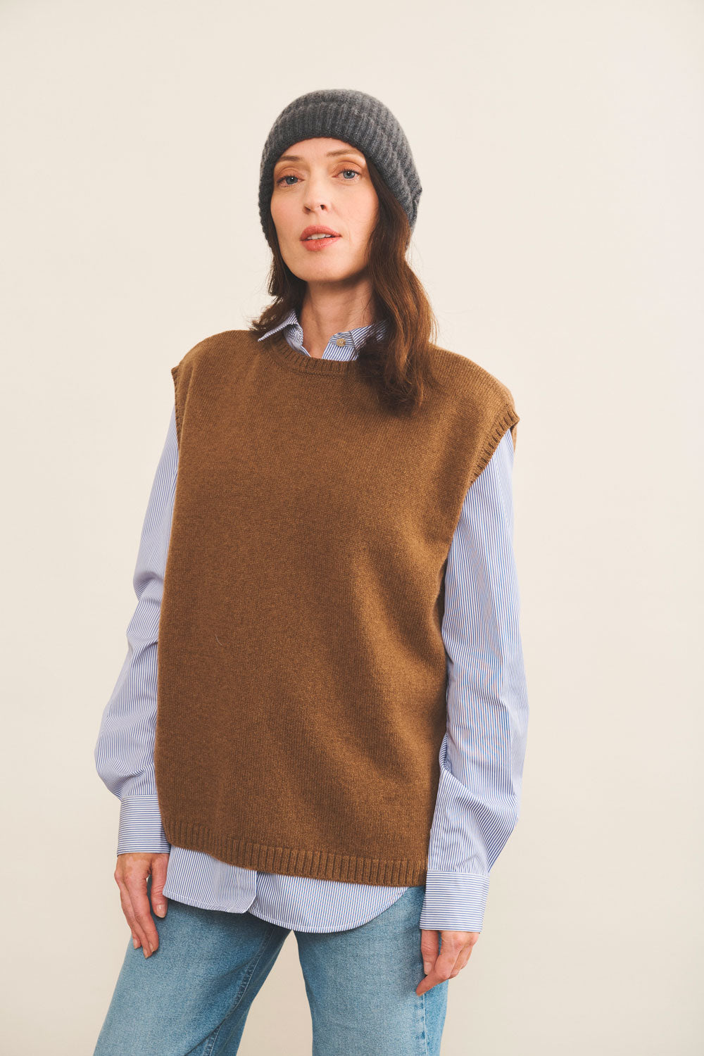 Cashmere sleeveless cardigan women moka - front view | Berit | Linnea Lund
