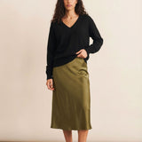 Deep V neck cashmere sweater black women | Cadaquès | Linnea Lund