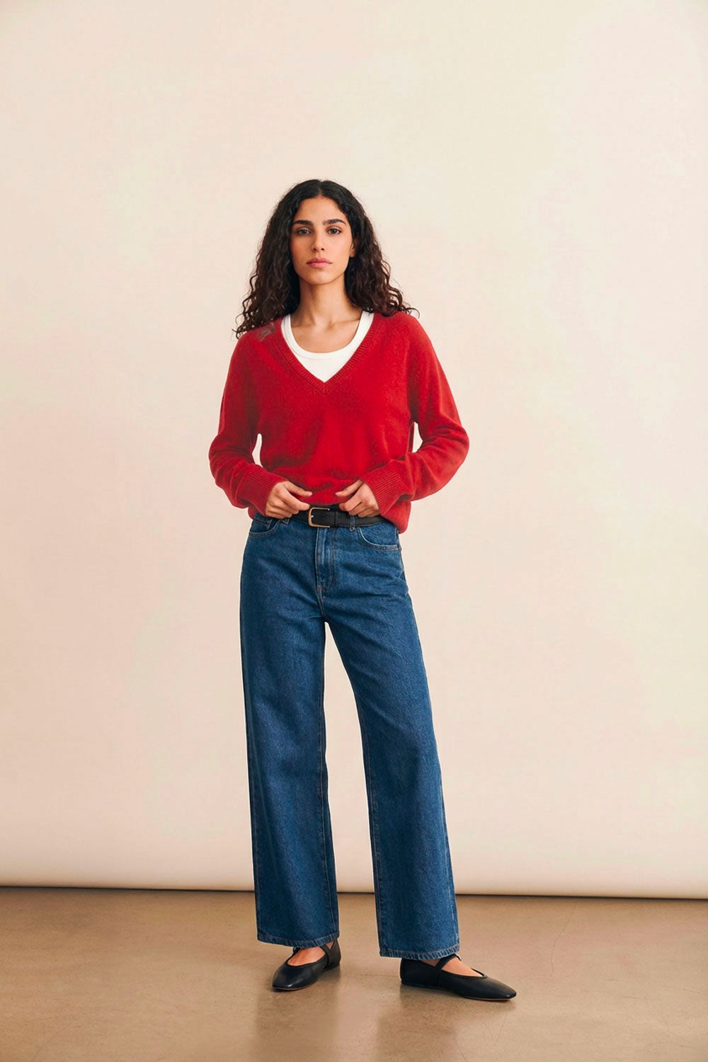 Deep V neck cashmere sweater red women | Cadaquès | Linnea Lund