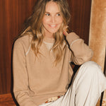 Camel reversible cashmere sweater - look | Elle Macpherson x Linnea Lund