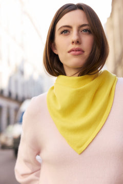 Yellow triangle cashmere scarf | Liv | Linnea Lund