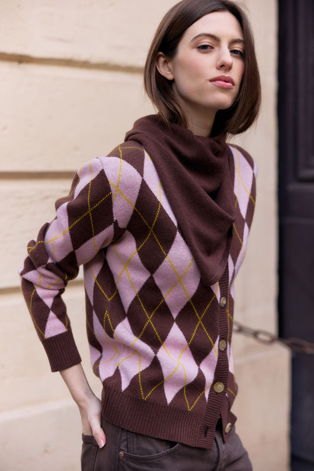 Brown triangle cashmere scarf | Liv | Linnea Lund