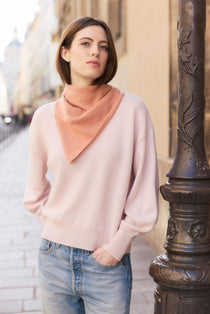 Rose gold triangle cashmere scarf - look | Liv | Linnea Lund