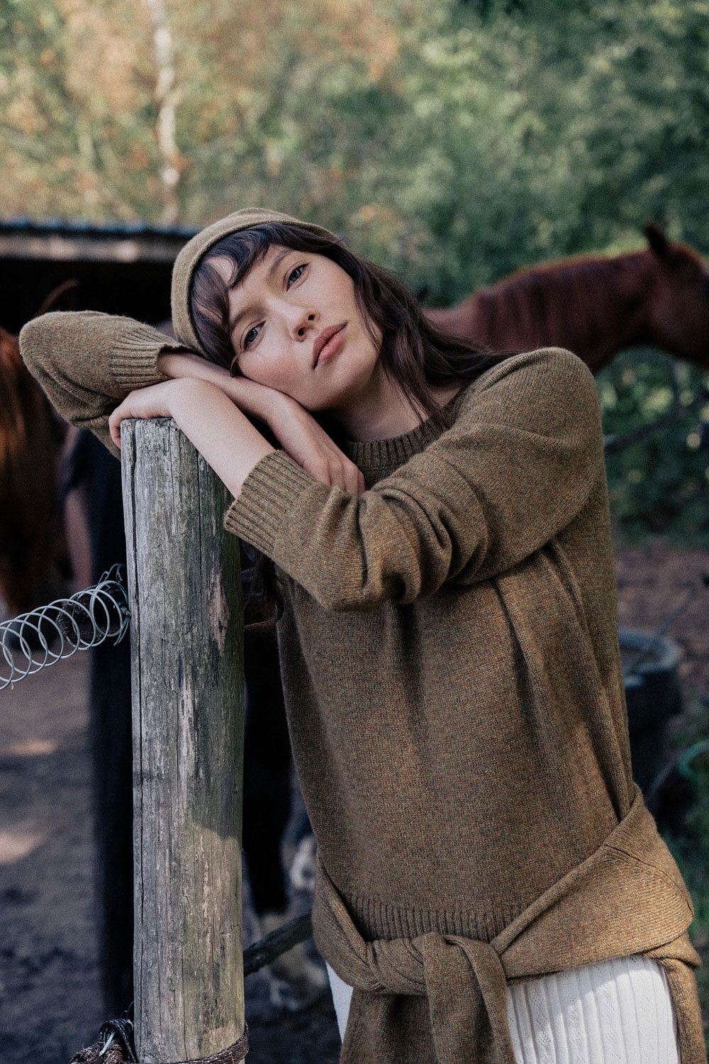 Ocher green cashmere sweater for women | Chloé | Linnea Lund