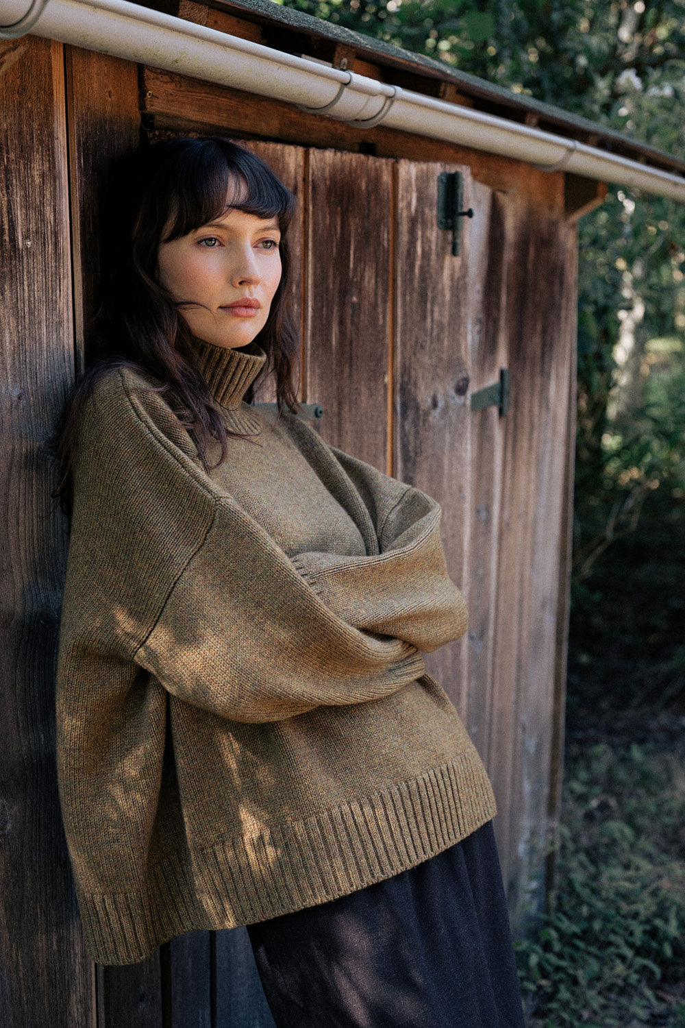 Ocher green women turtleneck cashmere sweater | Christina | Linnea Lund