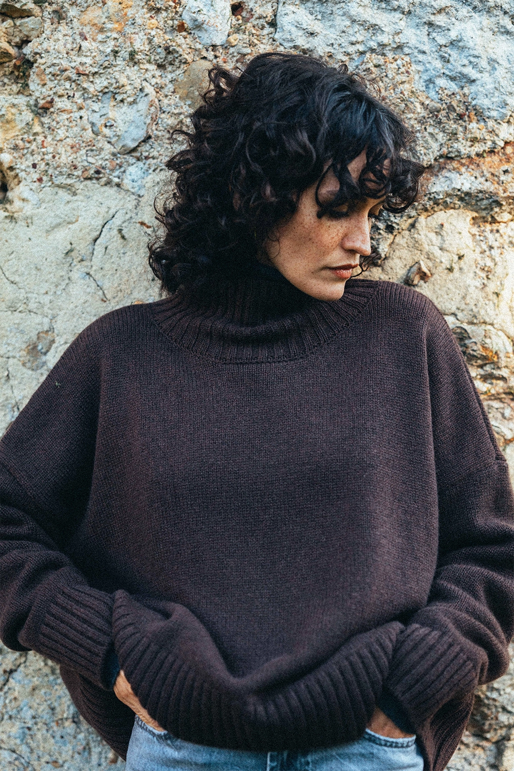 Brown chocolate cashmere sweater women - front view | Christina | Linnea Lund