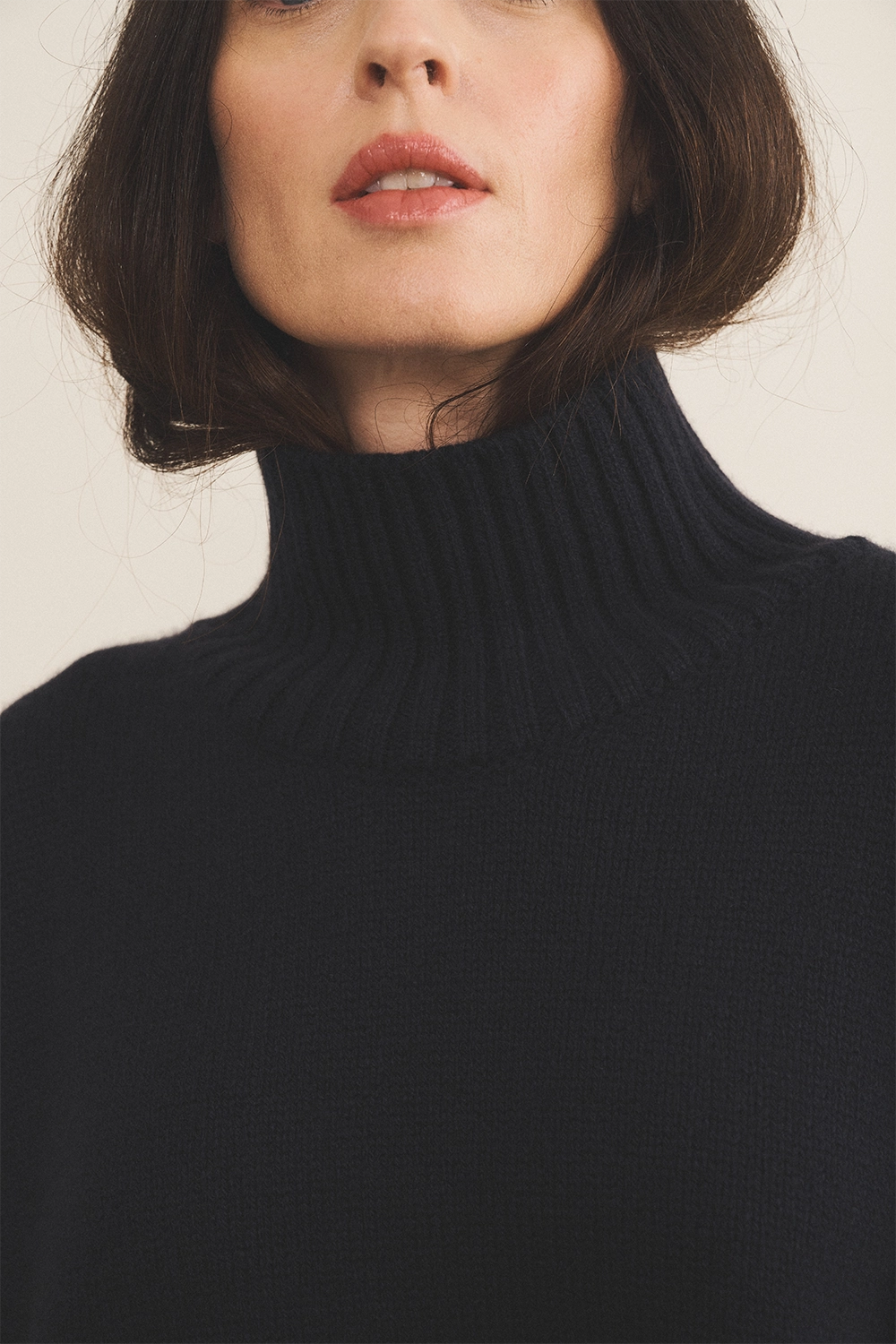 Navy blue cashmere sweater women - focus | Christina | Linnea Lund