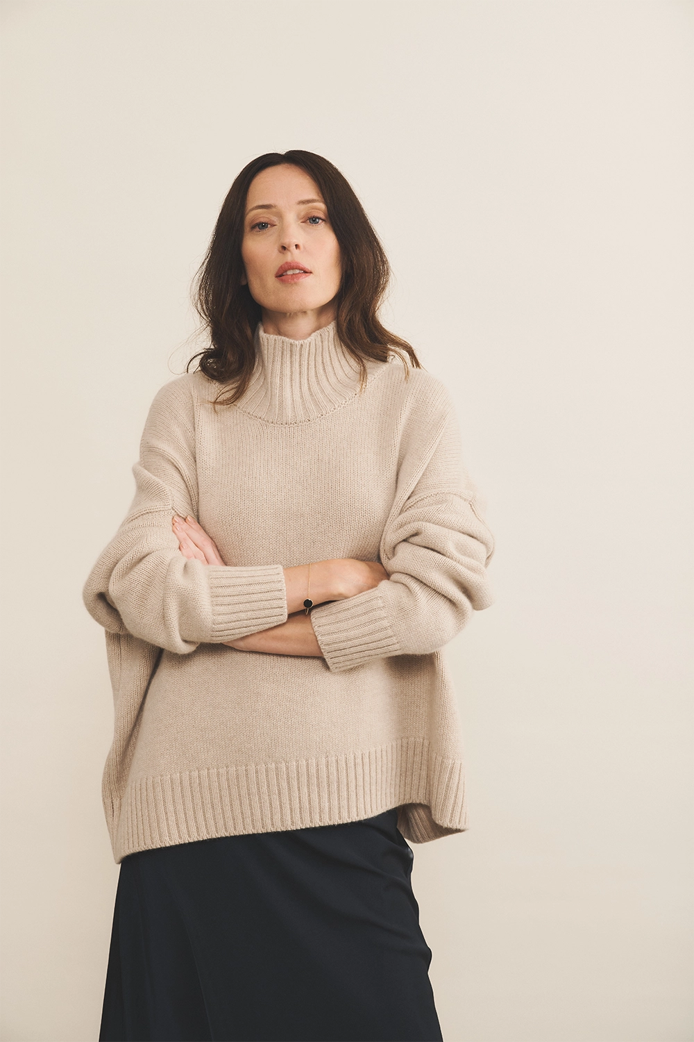 Beige cashmere sweater women - front view | Christina | Linnea Lund