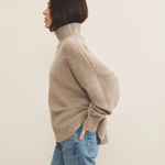 Greige cashmere sweater women - side view | Christina | Linnea Lund