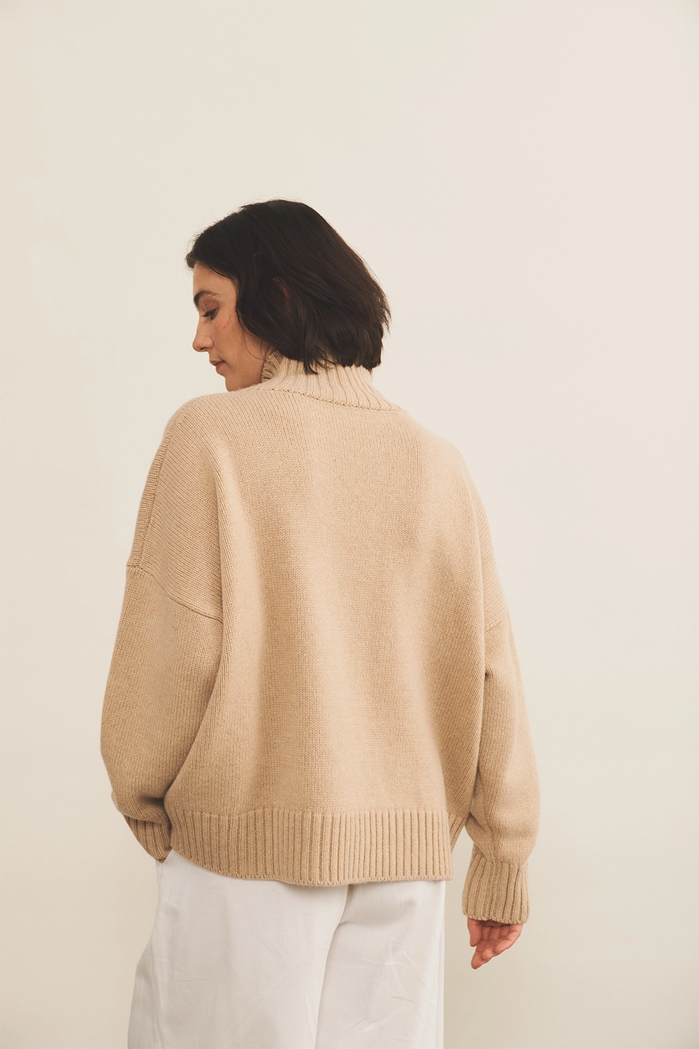 light camel color cashmere sweater women - back view | Christina | Linnea Lund
