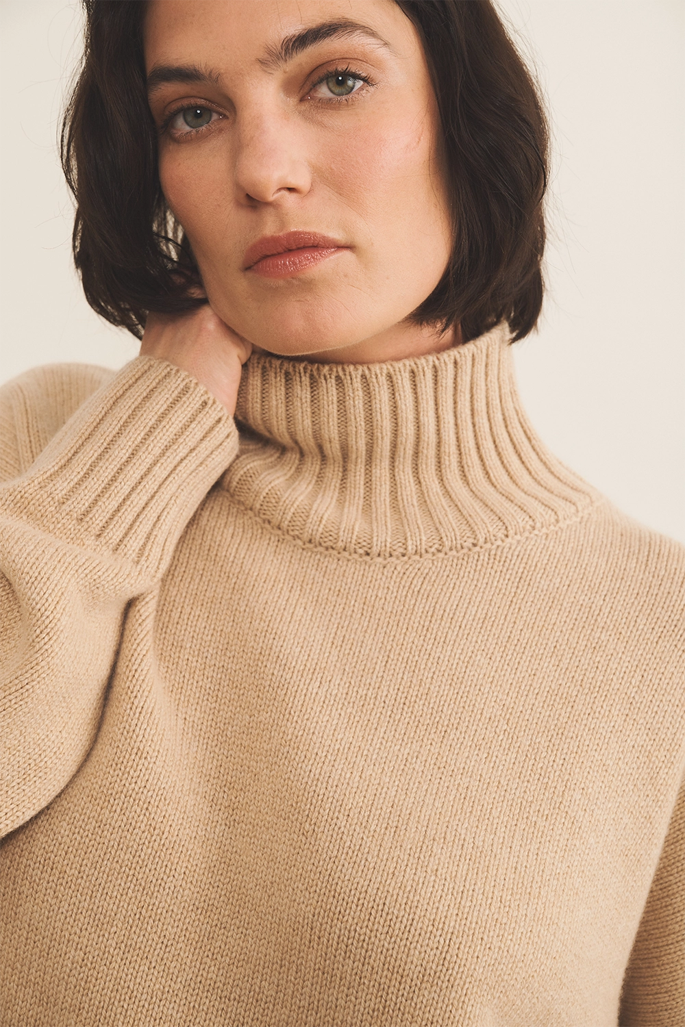 light camel color cashmere sweater women - focus| Christina | Linnea Lund