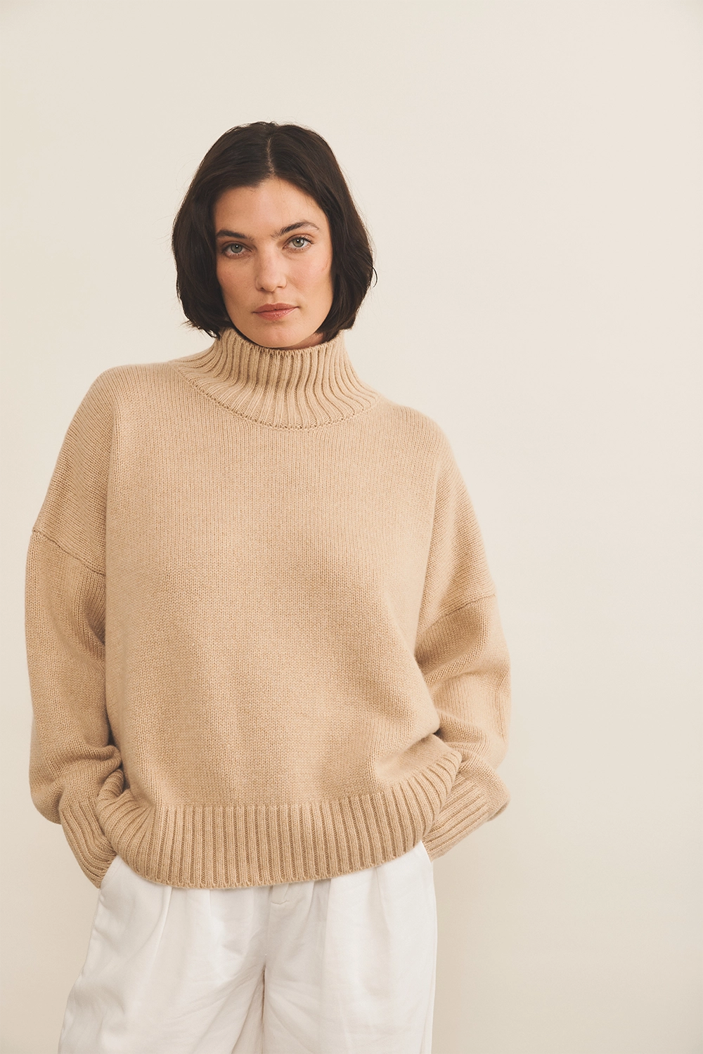 light camel color cashmere sweater women - front view | Christina | Linnea Lund