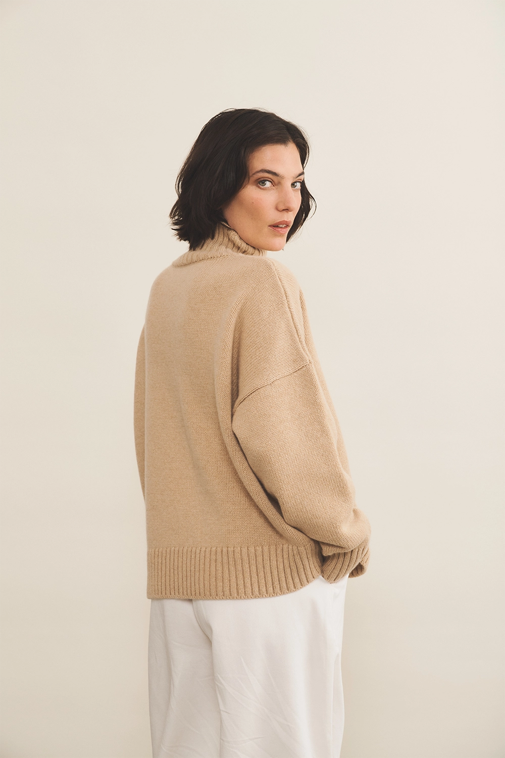 light camel color cashmere sweater women - side view | Christina | Linnea Lund