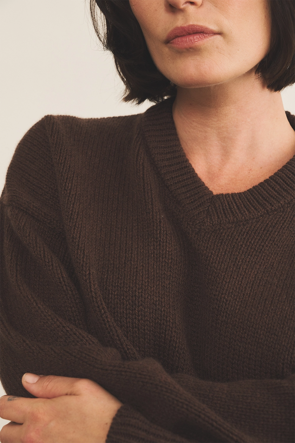 brown chocolate color cashmere sweater women - focus | Emilie | Linnea Lund