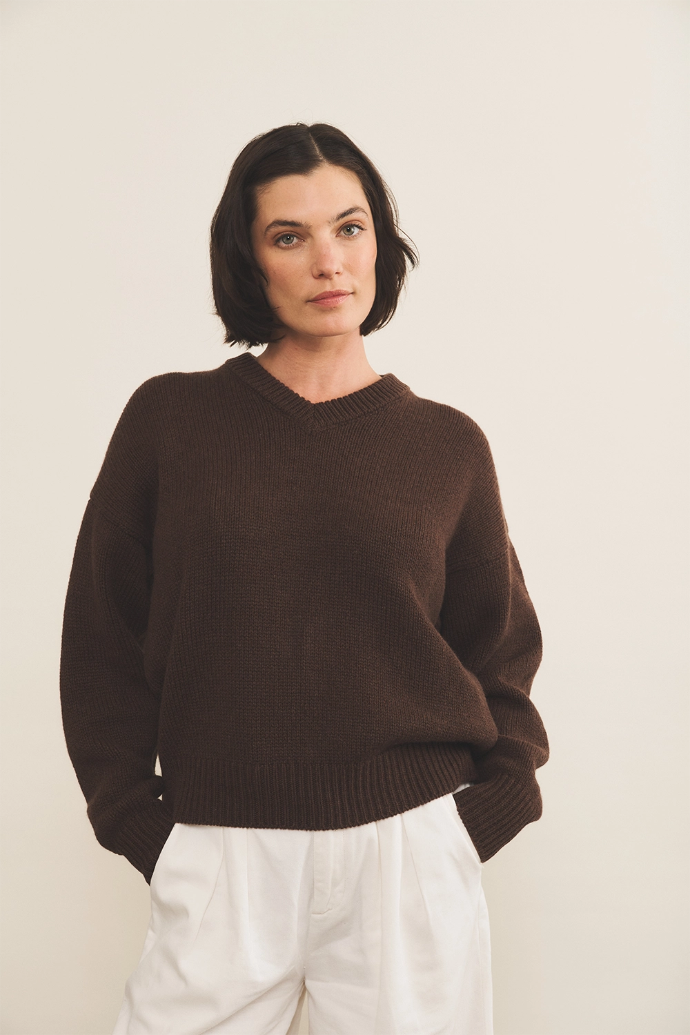 brown chocolate color cashmere sweater women - front view | Emilie | Linnea Lund
