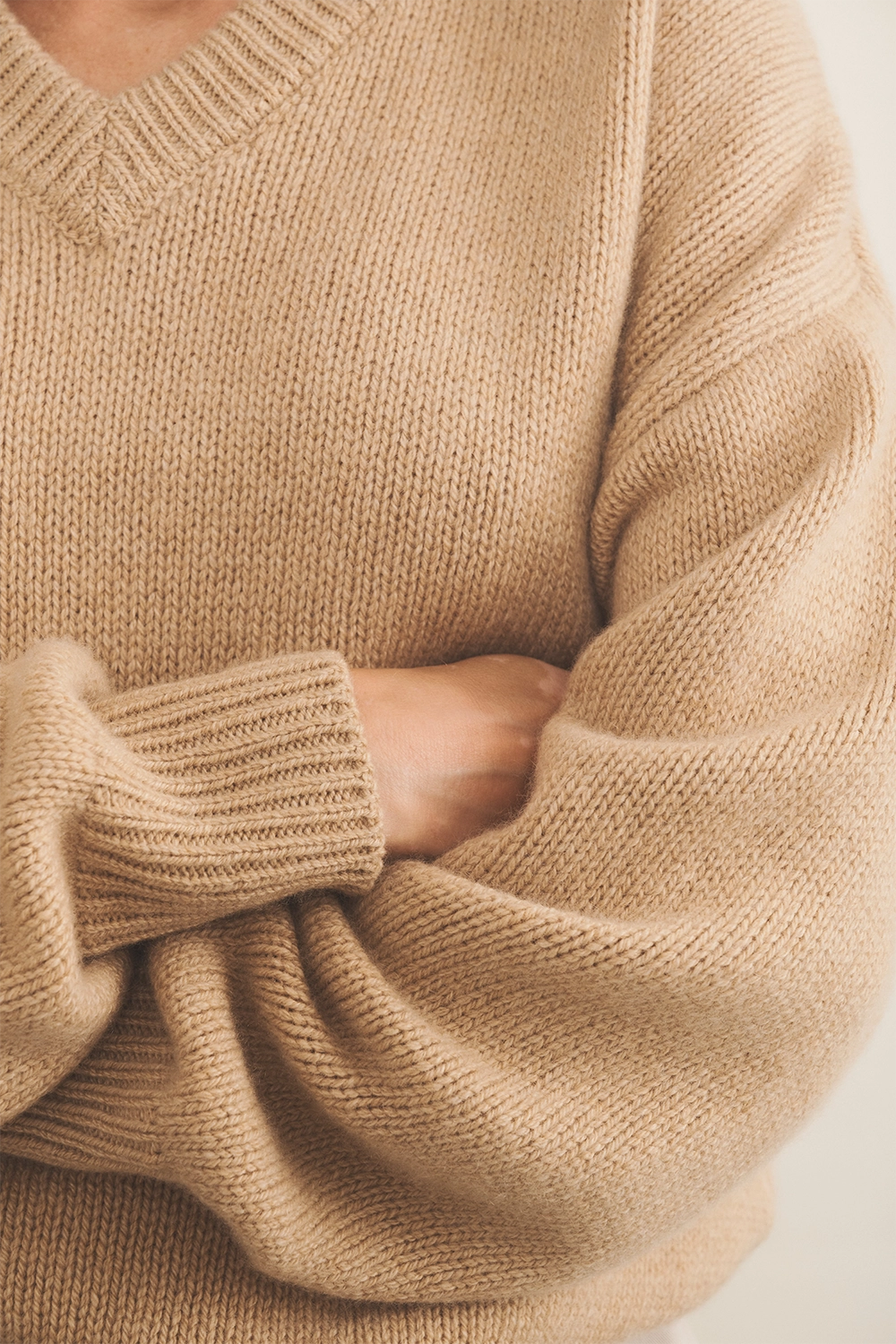 sand beige cashmere sweater women - focus | Emilie | Linnea Lund