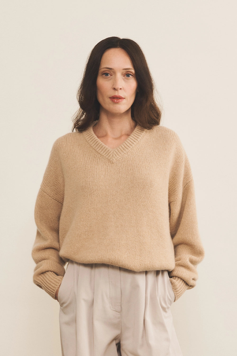 sand beige cashmere sweater women - front view | Emilie | Linnea Lund