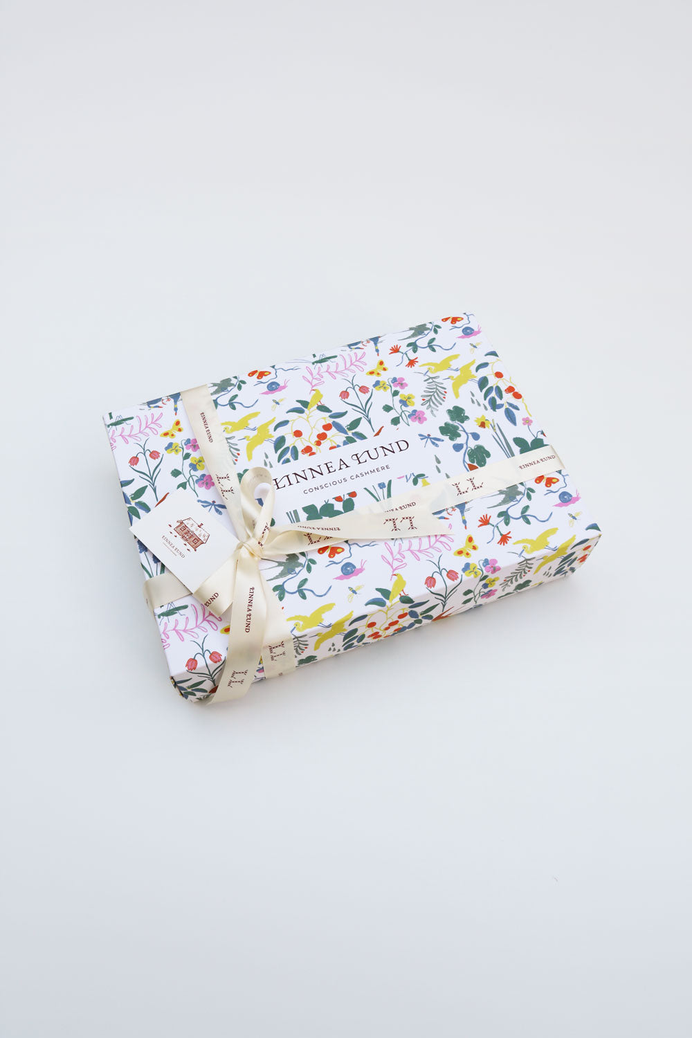 Empty Gift Box Linnea Lund second view | Floral Cashmere Packaging