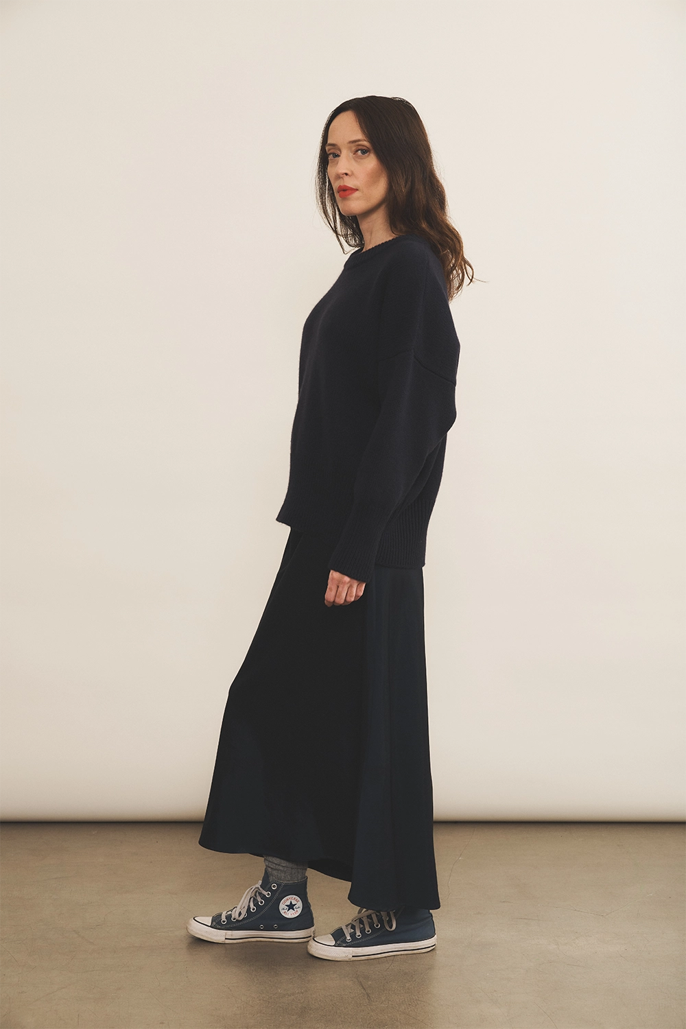 dark blue cashmere sweater women - side view | Francesca | Linnea Lund