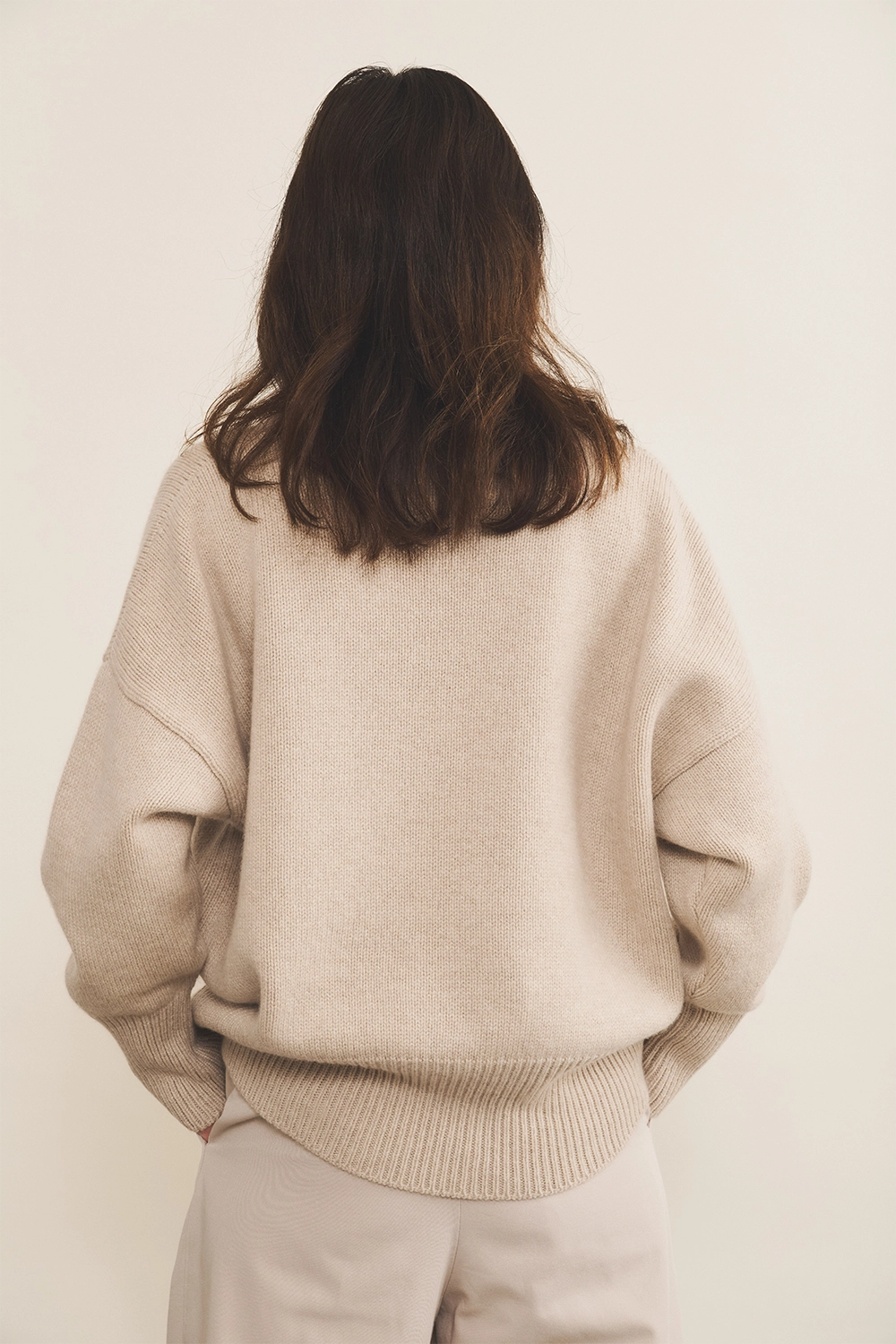 beige cashmere sweater women - back view | Francesca | Linnea Lund