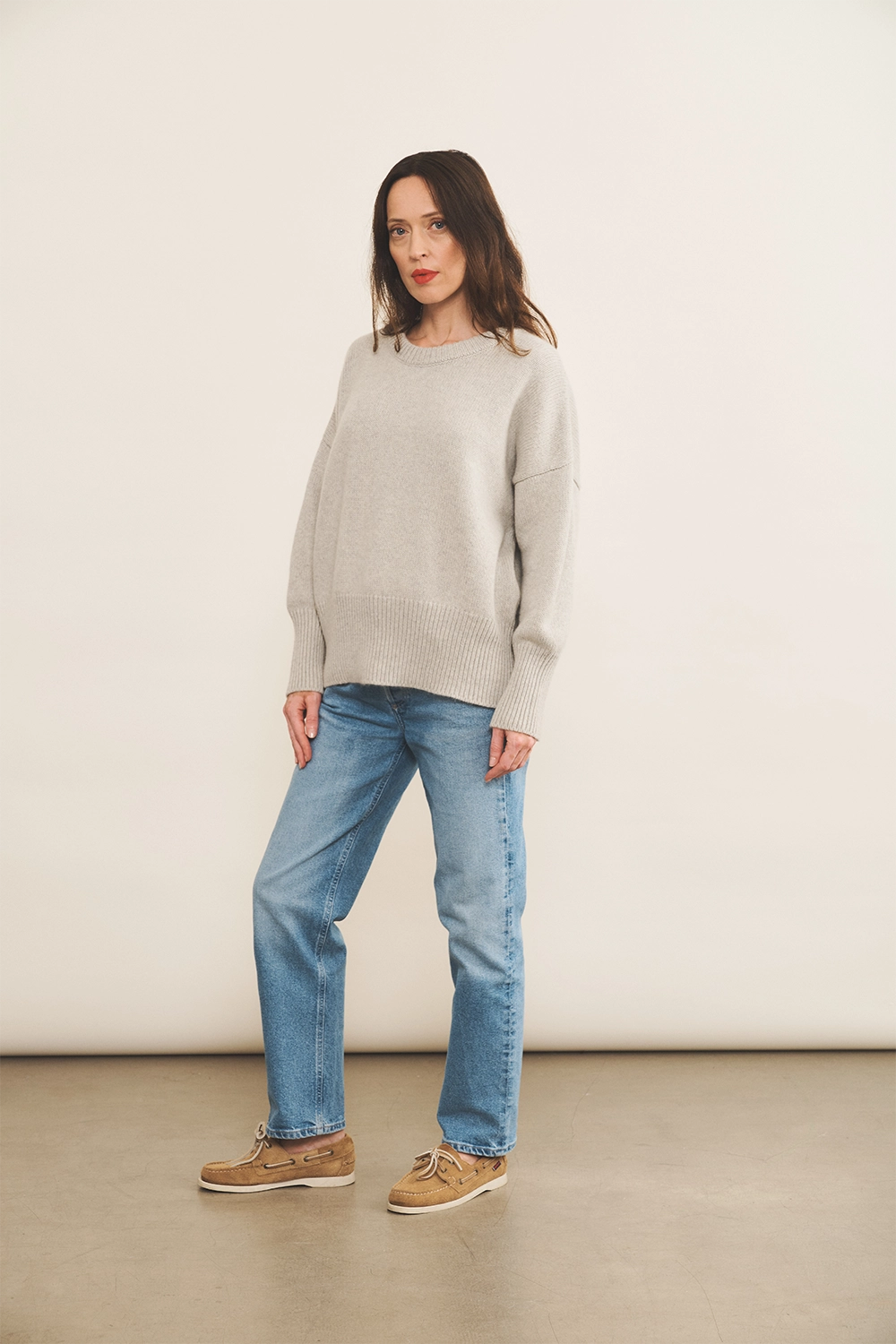 light grey cashmere sweater women - side view | Francesca | Linnea Lund