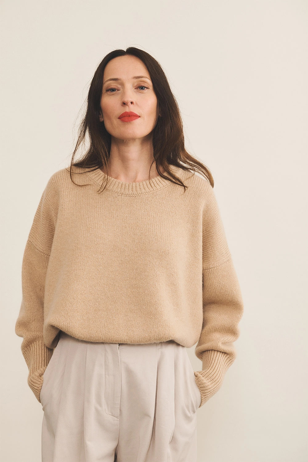 light camel cashmere sweater women - front view | Francesca | Linnea Lund
