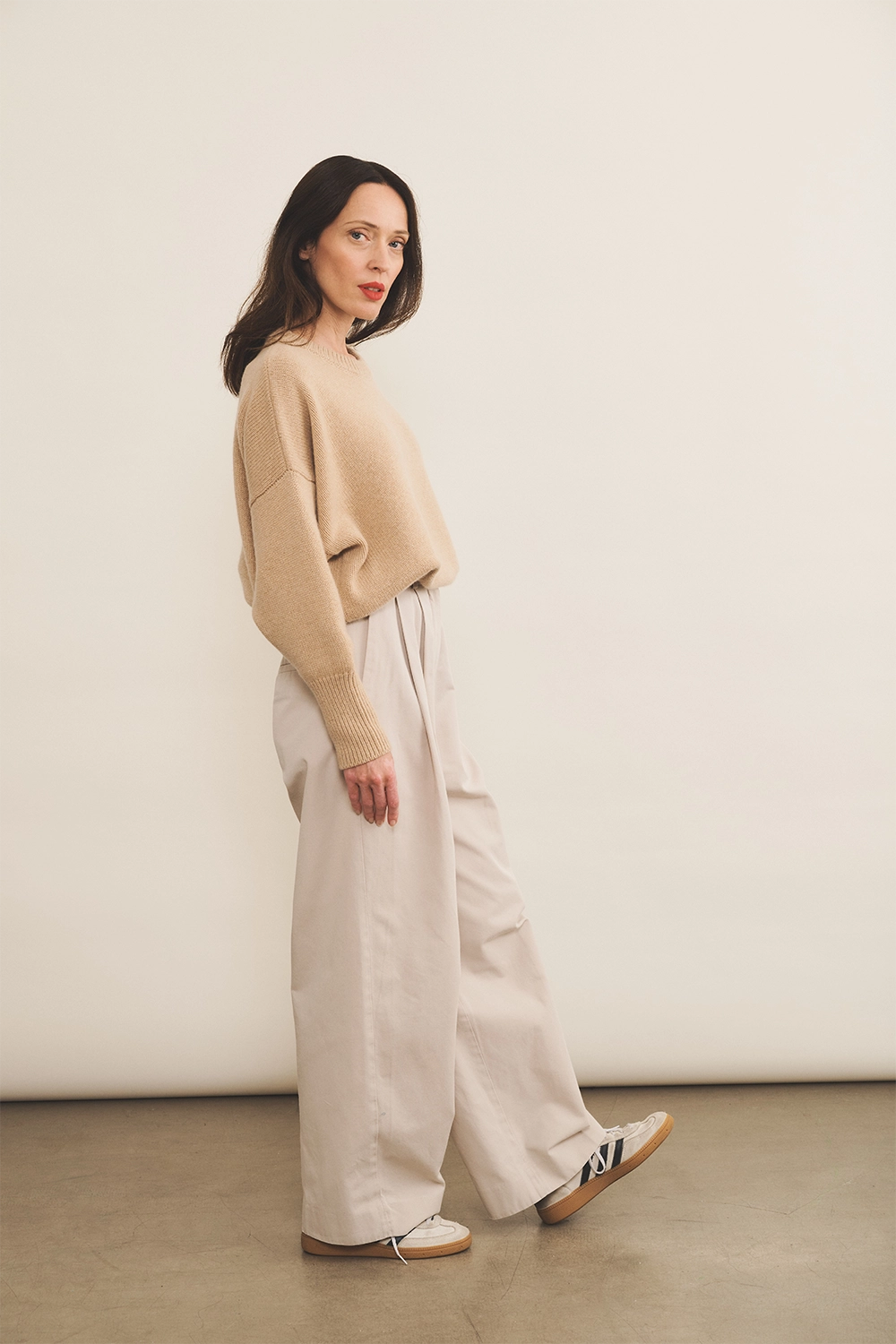 light camel cashmere sweater women - side view | Francesca | Linnea Lund