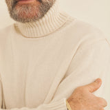 White men cashmere sweater - focus fabric | François | Linnea Lund