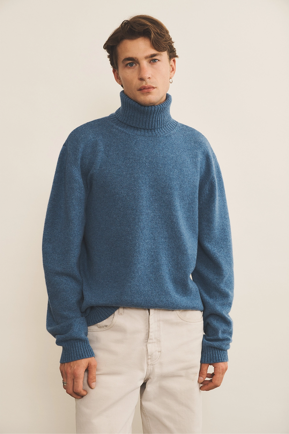 blue denim cashmere sweater men - front view | François | Linnea Lund