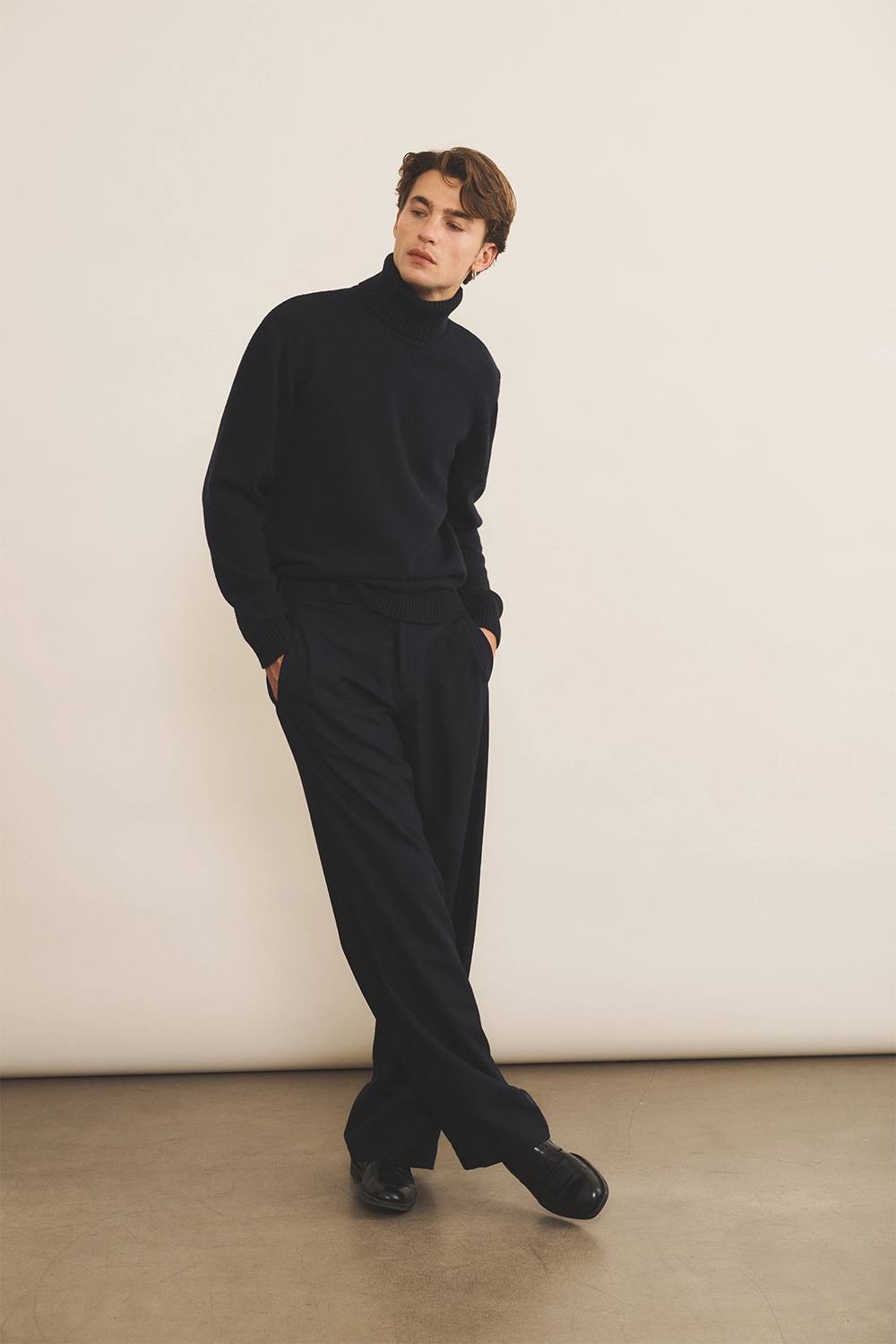 dark blue cashmere sweater men - look | François | Linnea Lund