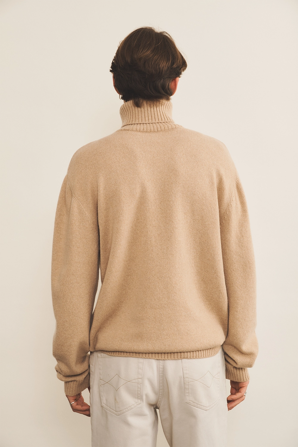light camel cashmere sweater men - back view | François | Linnea Lund