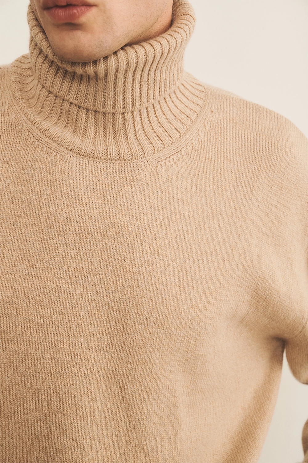 light camel cashmere sweater men - focus | François | Linnea Lund