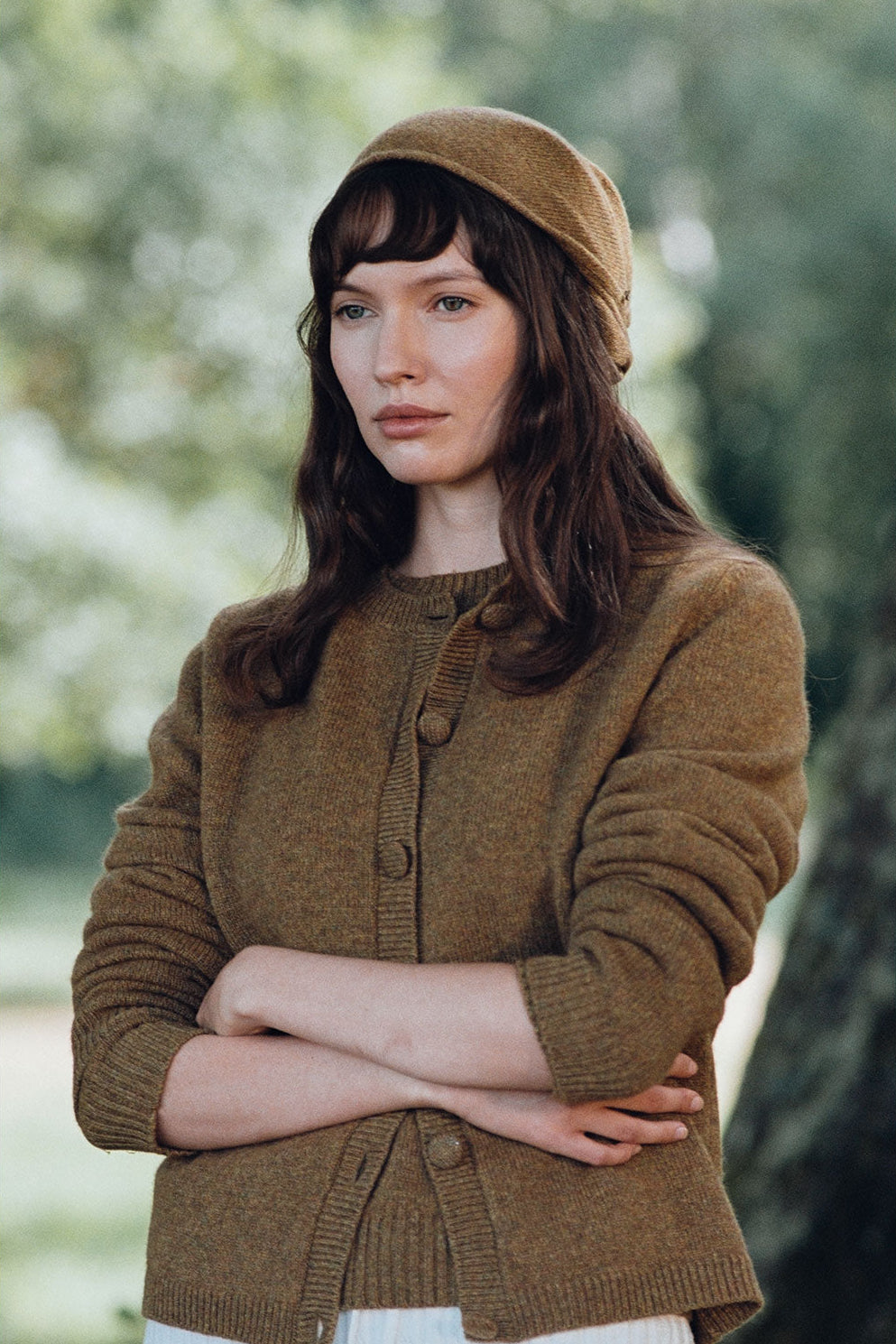 ocher green fitted cashmere cardigan - worn | Greta | Linnea Lund