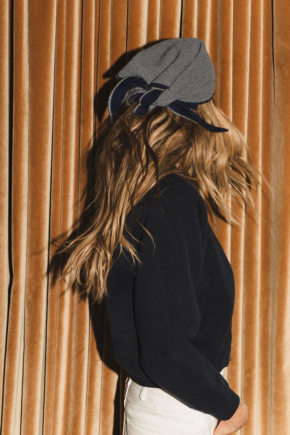Grey reversible cashmere scarf | Elle Macpherson x Linnea Lund