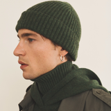 Dark green cashmere beanie men - side view | Harry | Linnea Lund