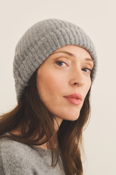 grey beanie cashmere women - front view | Harry | Linnea Lund