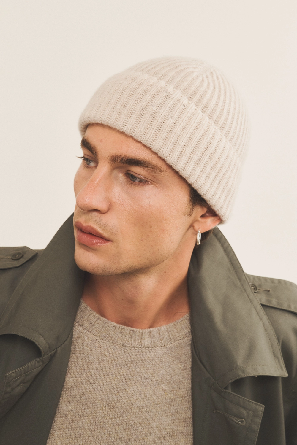 beige beanie cashmere men - side view | Harry | Linnea Lund