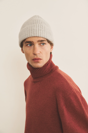 light grey beanie cashmere men - look | Harry | Linnea Lund