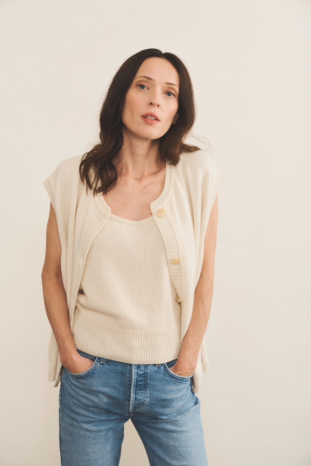 white cashmere cardigan women - front view | Hugo | Linnea Lund