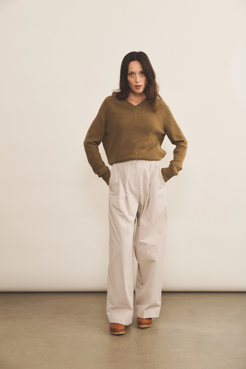 green ochre color cashmere sweater women - look | Jack | Linnea Lund