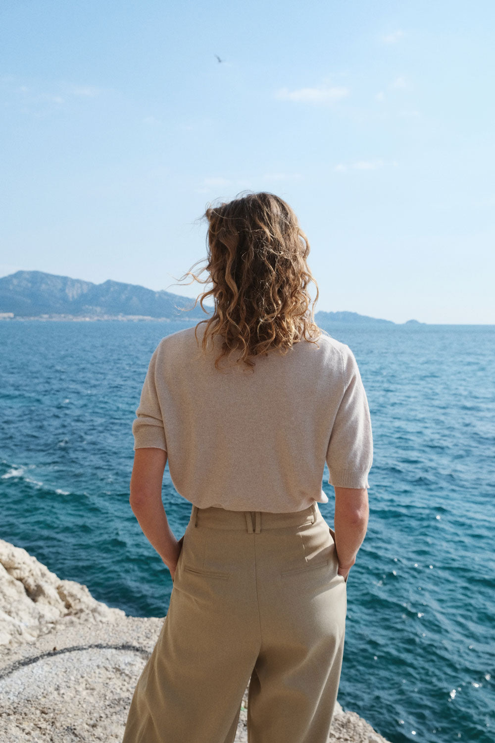 Women lightweight cashmere t-shirt beige | Jeannette | Linnea Lund