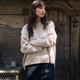 Beige oversized cashmere sweater for women | Kajsa | Linnea Lund