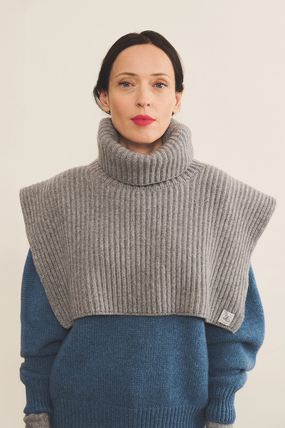 Grey cashmere collar women - front view | Kate | Linnea Lund
