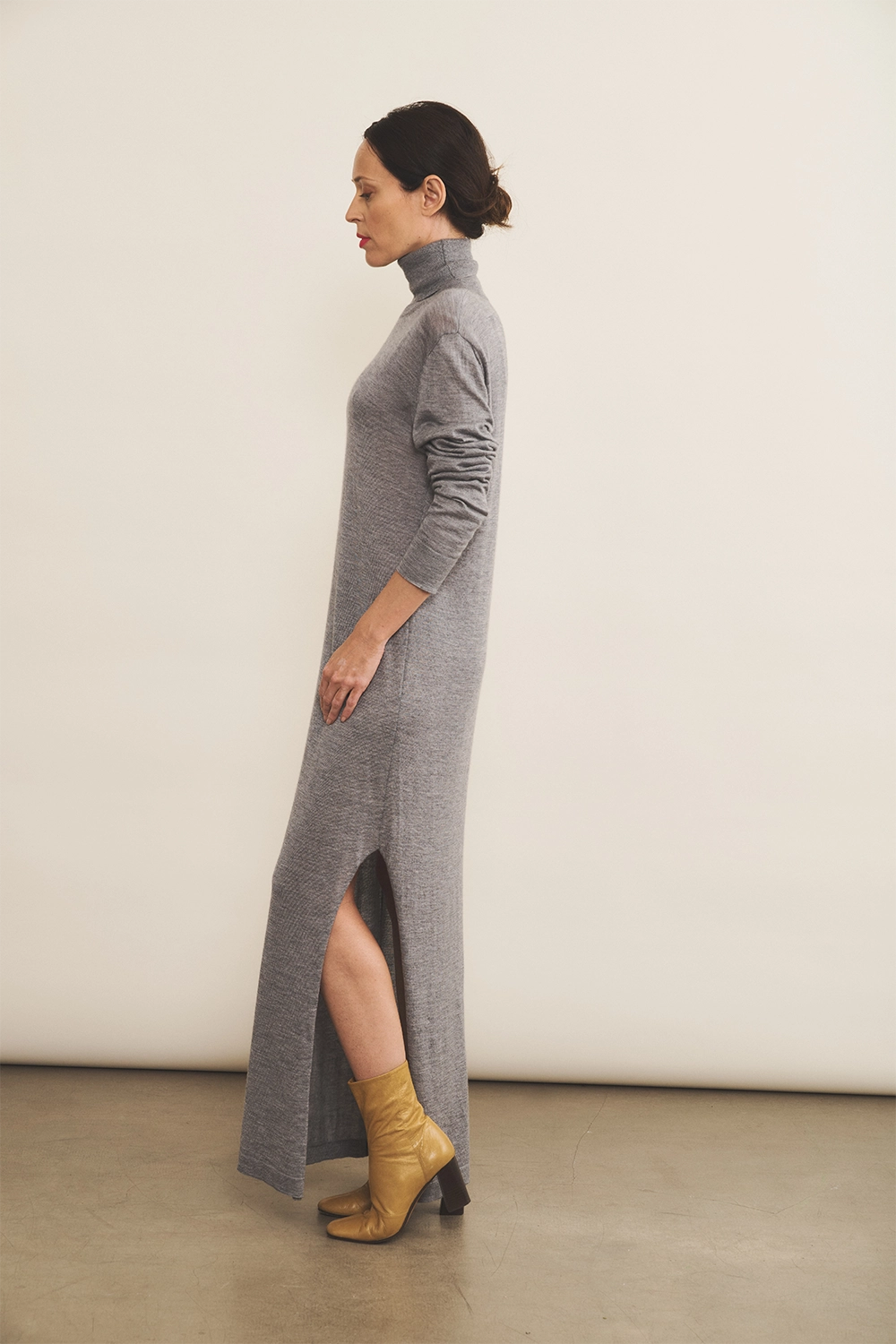 Grey cashmere dress women - side view | Lauren | Linnea Lund