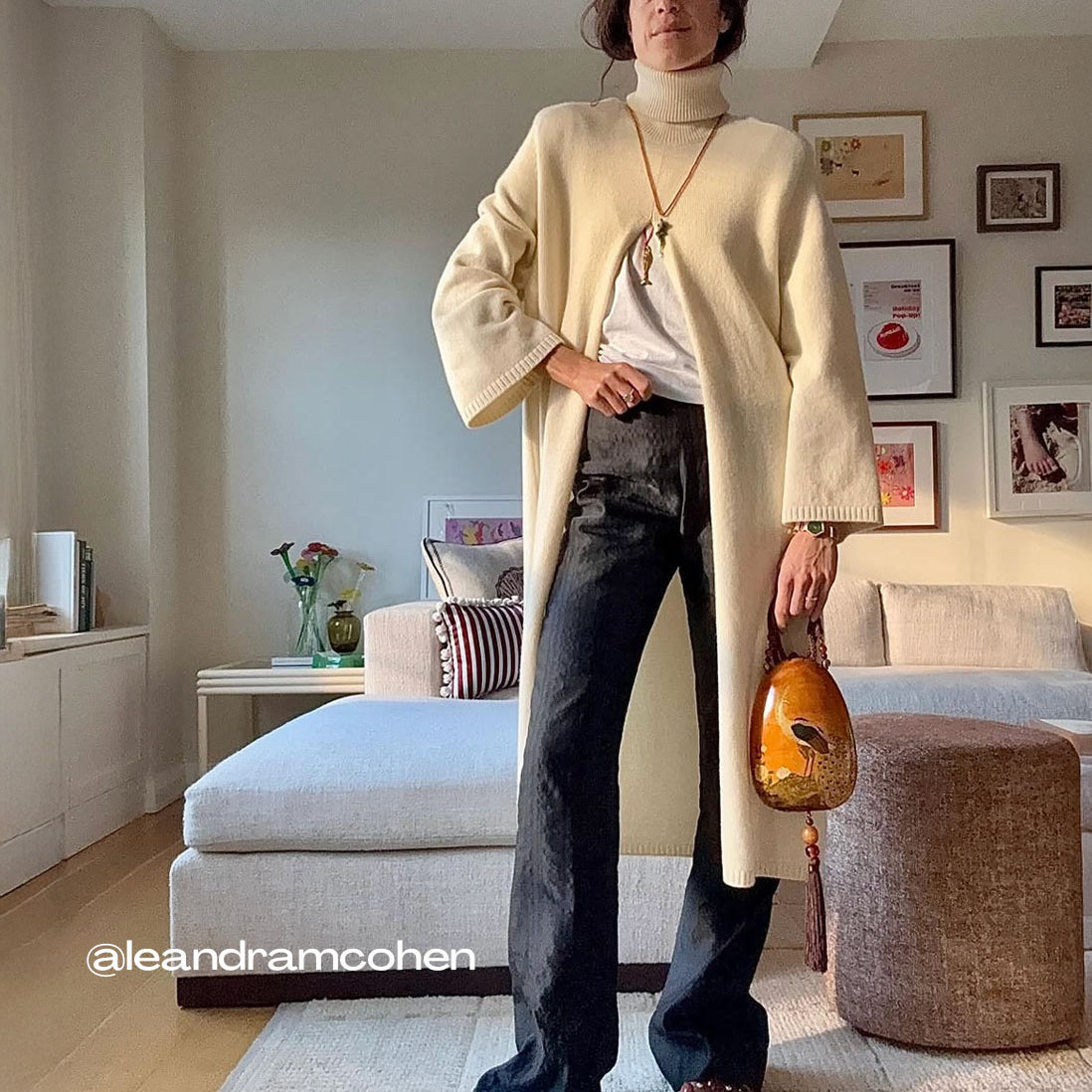 Leandram Cohen wearing the Linnea Lund cashmere poncho Gulli
