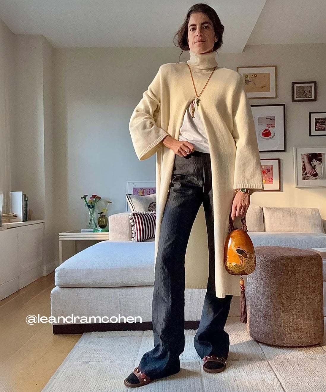 Leandram Cohen wearing the Linnea Lund cashmere poncho Gulli