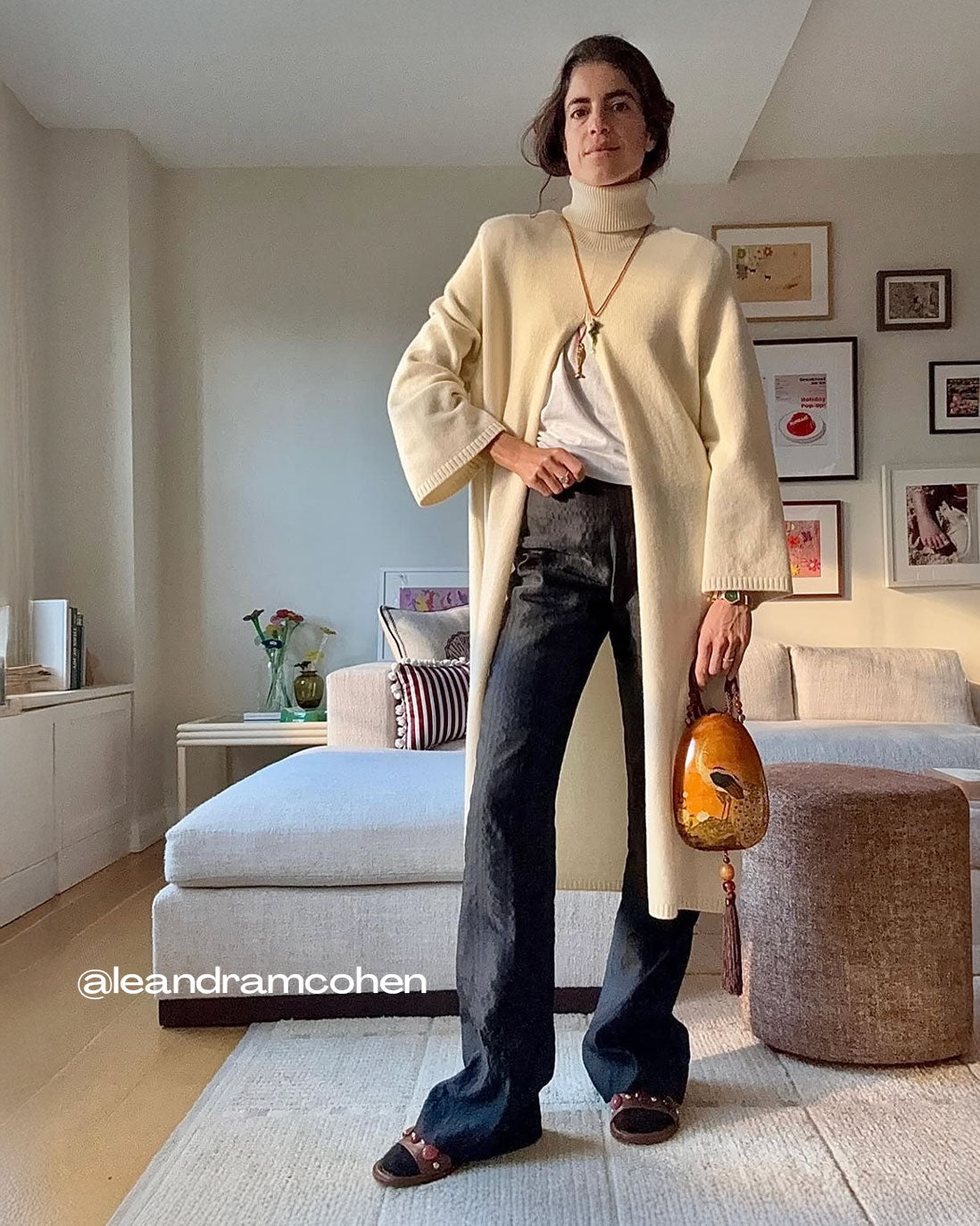 Leandram Cohen wearing the Linnea Lund cashmere poncho Gulli