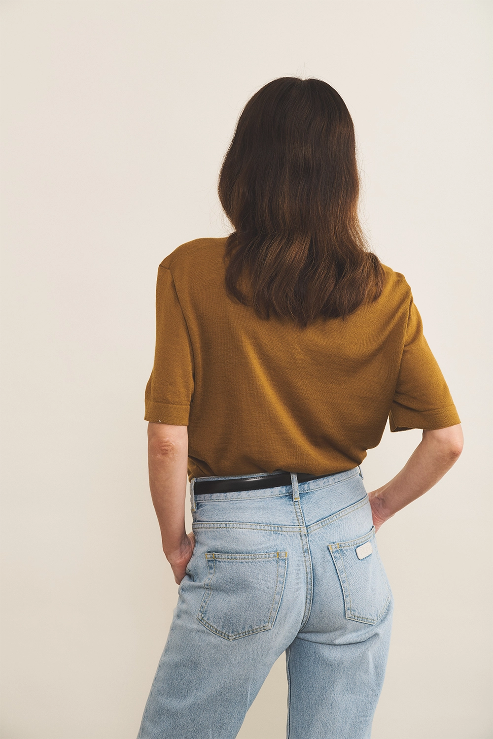 bronze color cashmere tee shirt women - back view | Magnus | Linnea Lund
