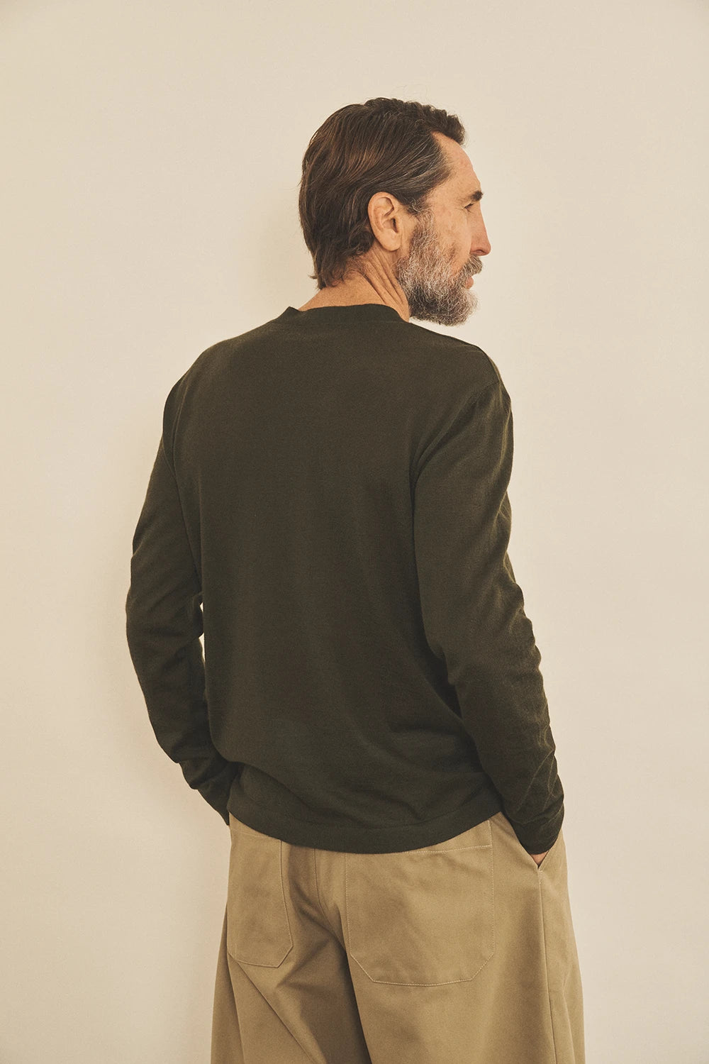 kaki cashmere sweater men - back view | Marcel | Linnea Lund