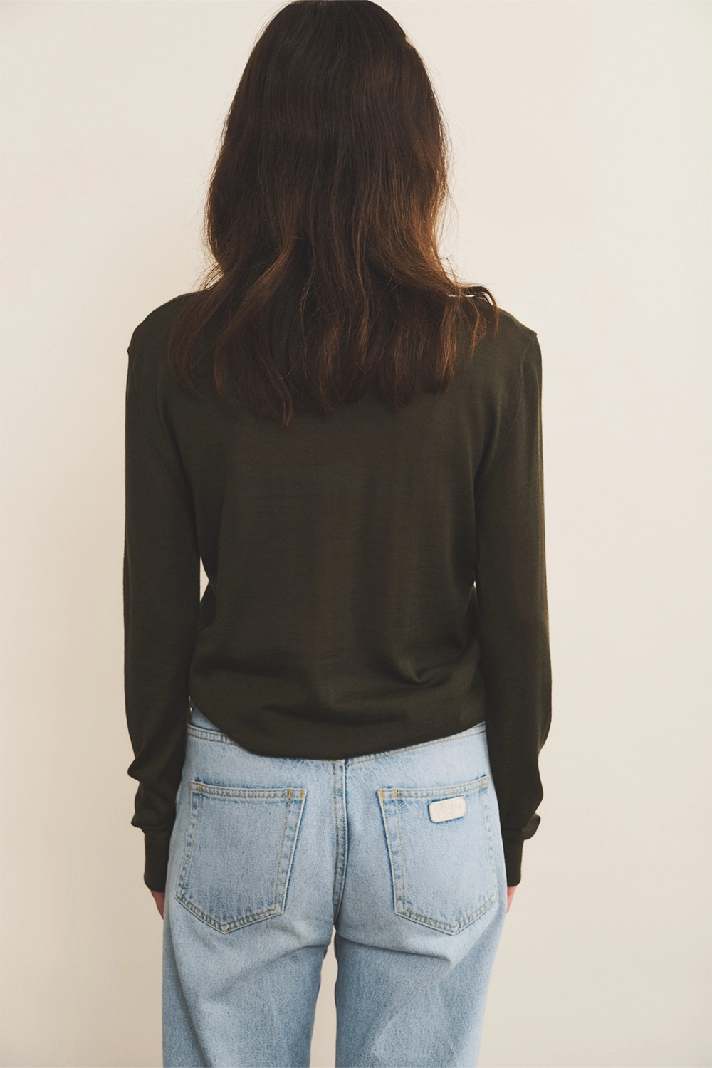 kaki cashmere sweater women - back view | Marcel | Linnea Lund
